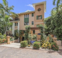 Martinique on Macrossan - New Castle Holiday