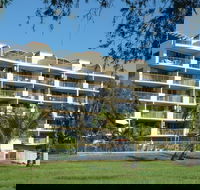 Sails Resort on Golden Beach - New Castle Holiday