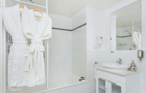 Pacific Suites Canberra - New Castle Holiday 6