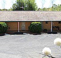 Hilltops Retreat Motor Inn - New Castle Holiday