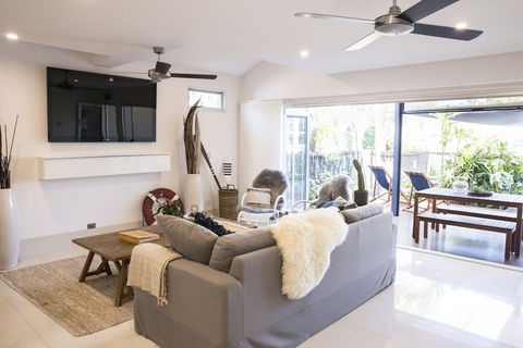 Bay Haven Lodge - New Castle Holiday 6