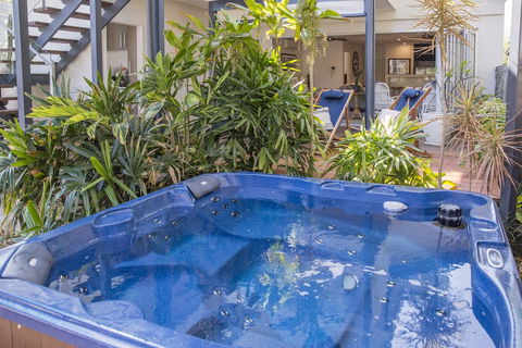 Bay Haven Lodge - New Castle Holiday 1