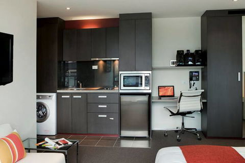 City Tempo Queen St - New Castle Holiday 5