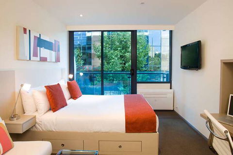 City Tempo Queen St - New Castle Holiday 7