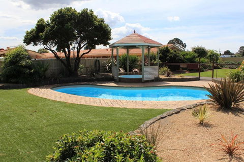Werribee Park Motor Inn - New Castle Holiday 4