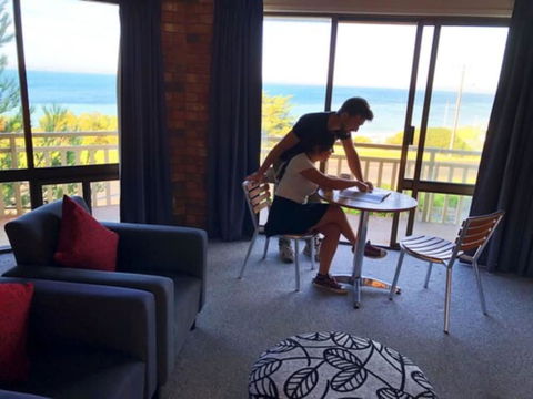 Kangaroo Island Seaside Inn - New Castle Holiday 4