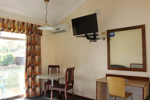 Karri Forest Motel - New Castle Holiday 5