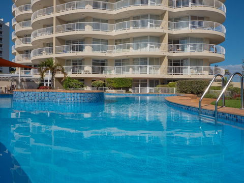 Burleigh Surf Apartments - New Castle Holiday 5