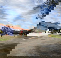 Emu Beach Chalets - New Castle Holiday