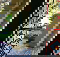 Avonmore on the Park Boutique Hotel - New Castle Holiday