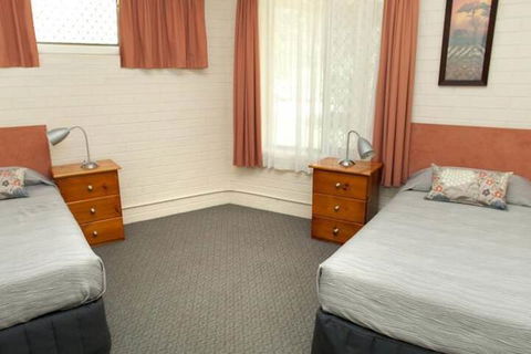 Byron Motor Lodge Motel - New Castle Holiday 7