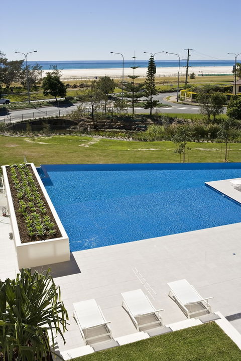 Kirra Surf Apartments - New Castle Holiday 1