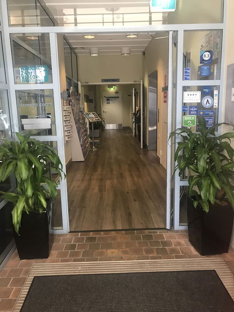 Mariners Court Hotel - New Castle Holiday 0