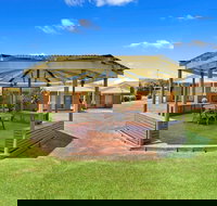 Comfort Inn  Suites King Avenue - New Castle Holiday