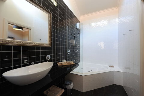 Alexandra Place - New Castle Holiday 2