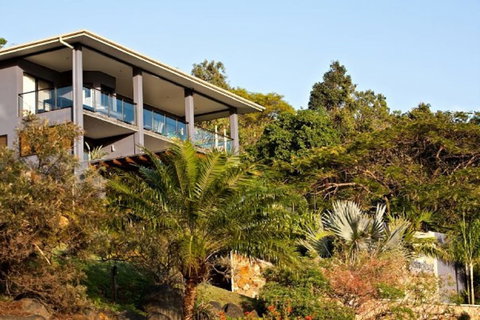 At Waterfront Whitsunday Retreat - New Castle Holiday 1