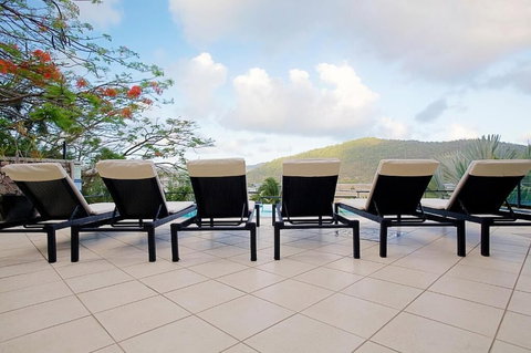 At Waterfront Whitsunday Retreat - New Castle Holiday 3