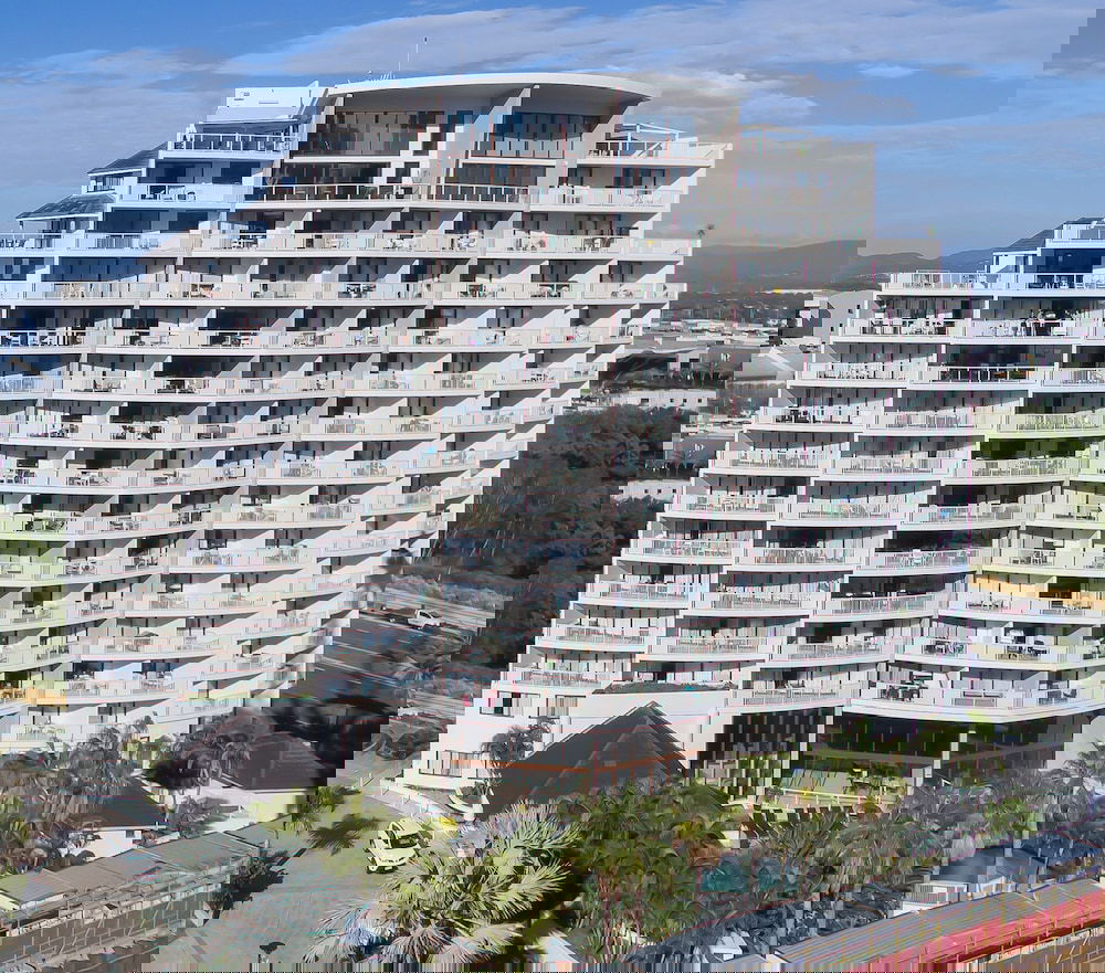 Broadbeach QLD New Castle Holiday