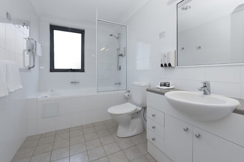 Leisure Inn Spires - New Castle Holiday 4