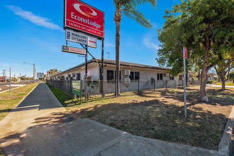Econo Lodge Moree Spa Motor Inn - New Castle Holiday 3