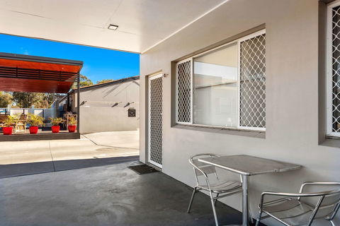 Econo Lodge Moree Spa Motor Inn - New Castle Holiday 1