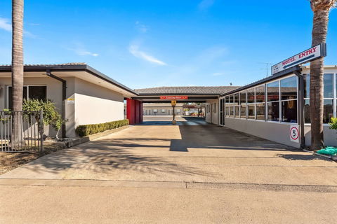 Econo Lodge Moree Spa Motor Inn - New Castle Holiday 5