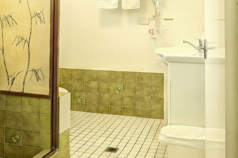 Calico Court Motel - New Castle Holiday 5