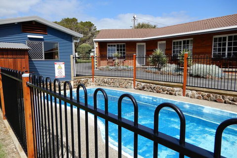 Port Campbell Motor Inn - New Castle Holiday 5