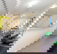 Redcliffe Motor Inn - New Castle Holiday