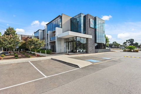 Quality Hotel Taylors Lakes - New Castle Holiday 7