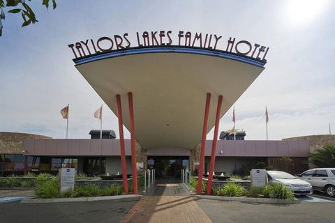 Quality Hotel Taylors Lakes - New Castle Holiday 1