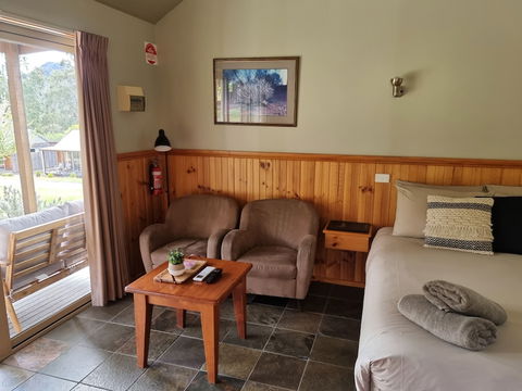 D'Altons Studios - New Castle Holiday 5