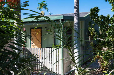 Chillagoe Cabins & Tours - New Castle Holiday 1