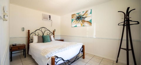 Chillagoe Cabins & Tours - New Castle Holiday 3