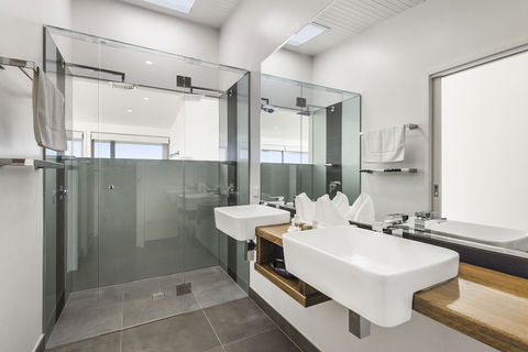 Seafarers Getaway - New Castle Holiday 6