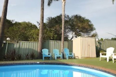 Sapphire Waters Motor Inn - New Castle Holiday 7