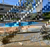 Pine Tree Motel - New Castle Holiday