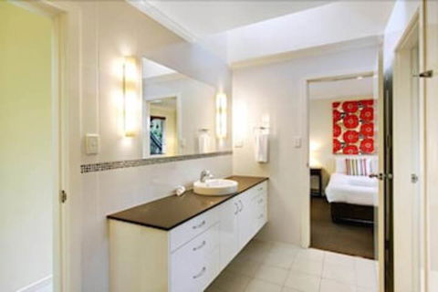 A PERFECT STAY - Beach House At Tallows - New Castle Holiday 4
