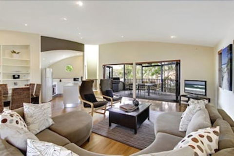 A PERFECT STAY - Beach House At Tallows - New Castle Holiday 0