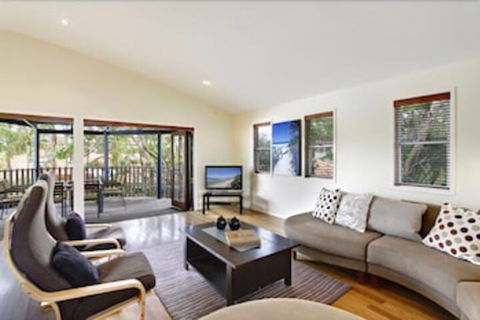 A PERFECT STAY - Beach House At Tallows - New Castle Holiday 6