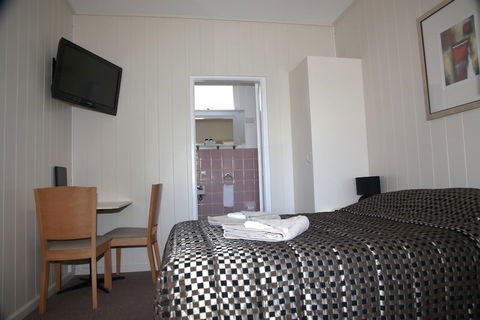 Titania Motel - New Castle Holiday 6