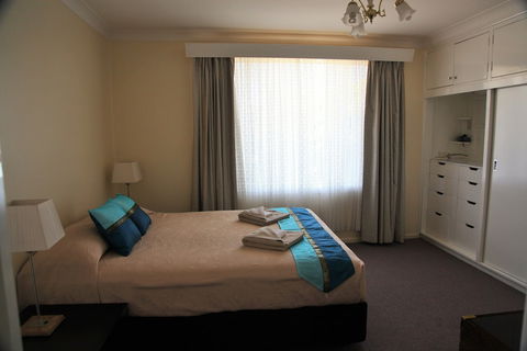 Titania Motel - New Castle Holiday 2