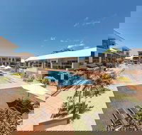 Oaks Broome Hotel - New Castle Holiday