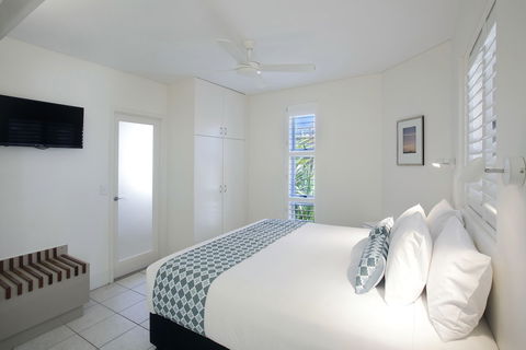 Maison Noosa Beachfront Resort - New Castle Holiday 4