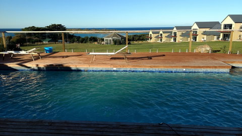Diamond Island Resort & Bicheno Penguin Show - New Castle Holiday 6