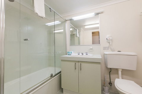 Points North Apartments - New Castle Holiday 5