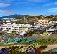 Noosa Hill Resort - New Castle Holiday