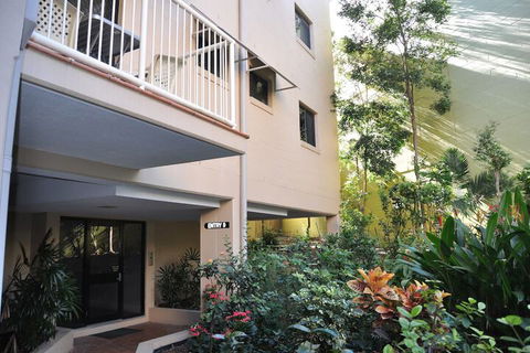 Spring Hill Gardens Apartments - New Castle Holiday 2