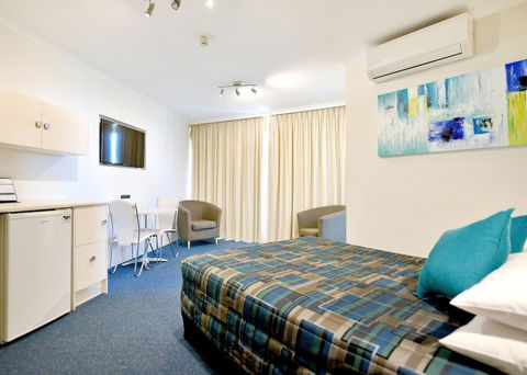 Atlantic Tower Motor Inn - New Castle Holiday 3