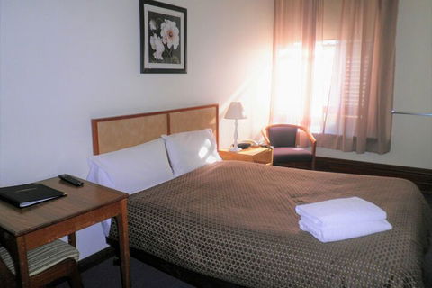 Princes Lodge Motel - New Castle Holiday 6
